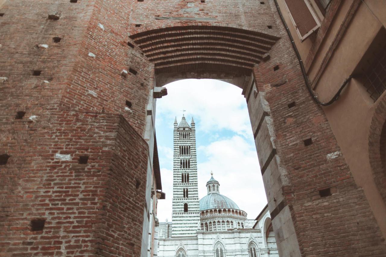 ホテル Torre Del Fuggisole シエーナ エクステリア 写真
